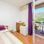 In With Sea View, Balcony, Air Conditioning, W-lan 3686-1 * Cavtat