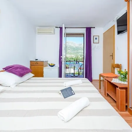 Guest house In With Sea View, Balcony, Air Conditioning, W-lan 3686-1 *